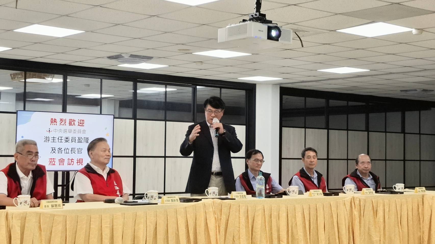 中選會主委赴花蓮參加選務工作會議 拋十字訣勉勵同仁維持超然中立